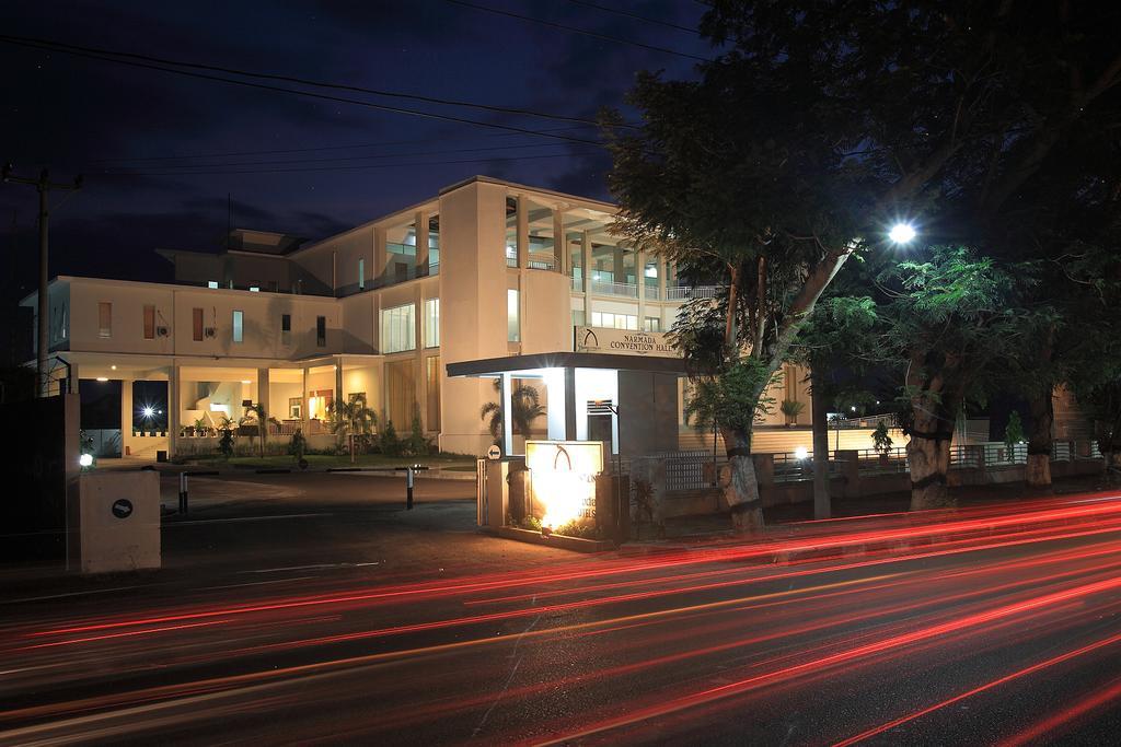 Narmada Convention Hall Otel Mataram Dış mekan fotoğraf