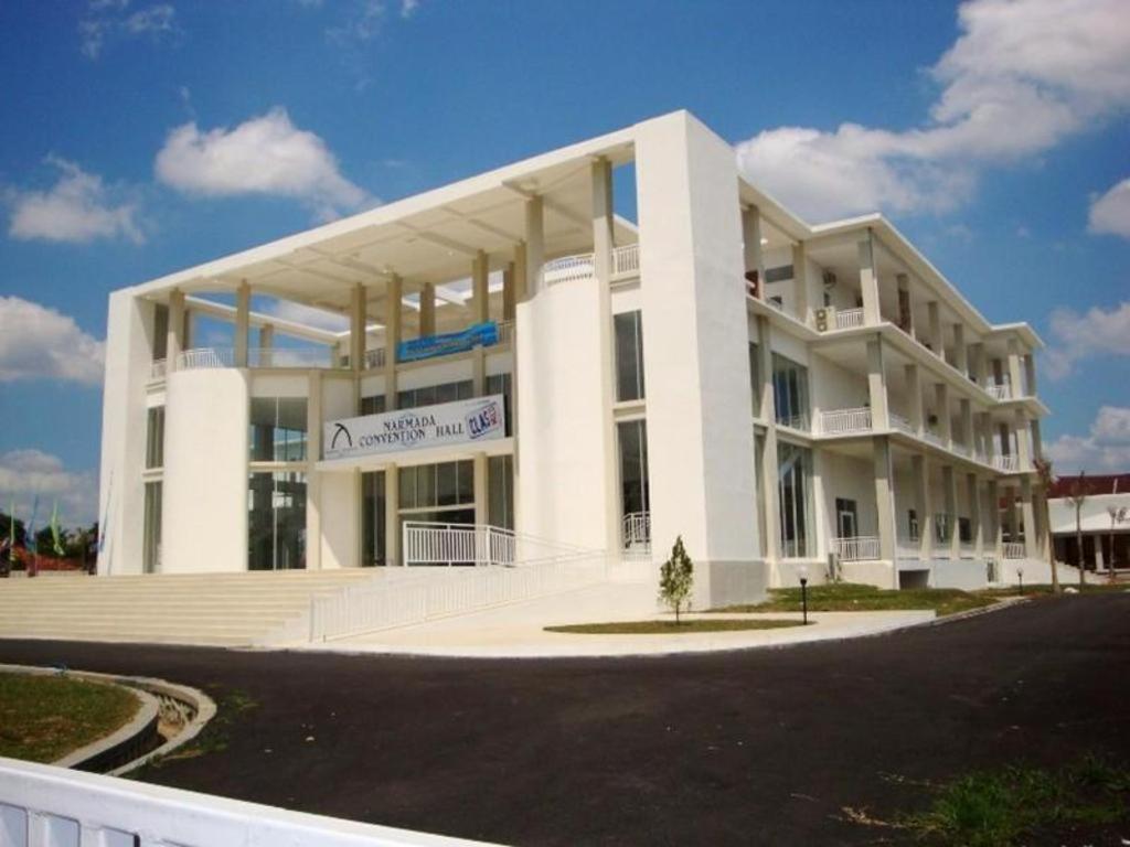 Narmada Convention Hall Otel Mataram Dış mekan fotoğraf