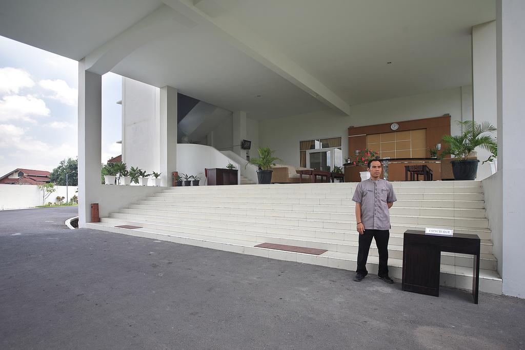 Narmada Convention Hall Otel Mataram Dış mekan fotoğraf