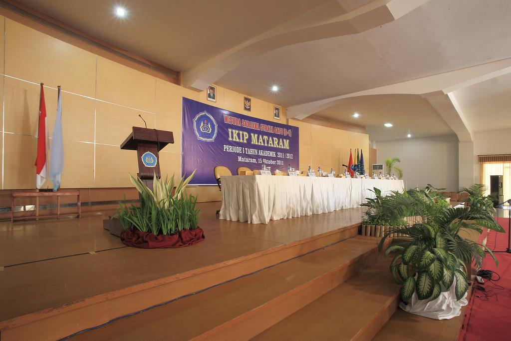 Narmada Convention Hall Otel Mataram Dış mekan fotoğraf