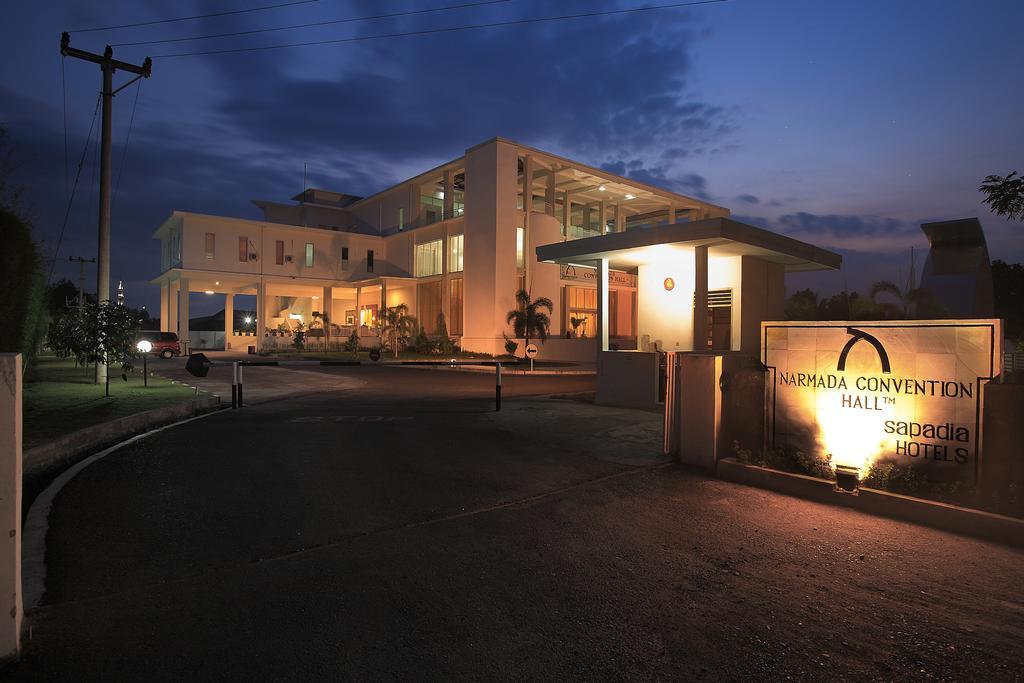 Narmada Convention Hall Otel Mataram Dış mekan fotoğraf